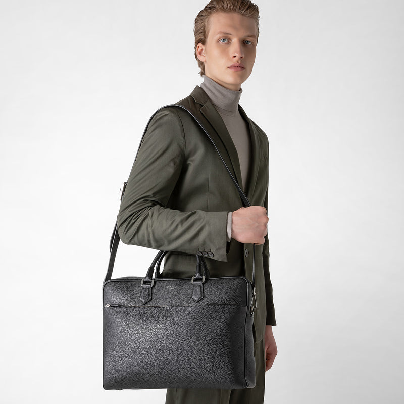 Slim briefcase in cachemire leather - black