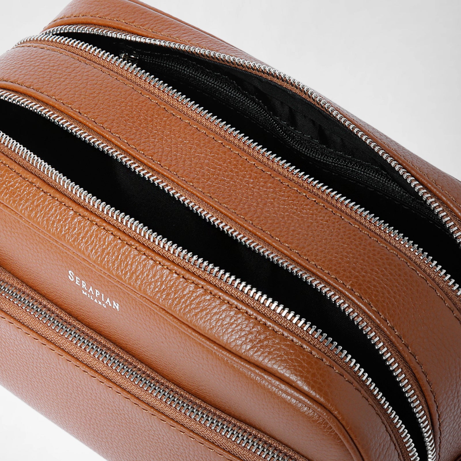 DOUBLE ZIP WASHBAG IN CACHEMIRE LEATHER
