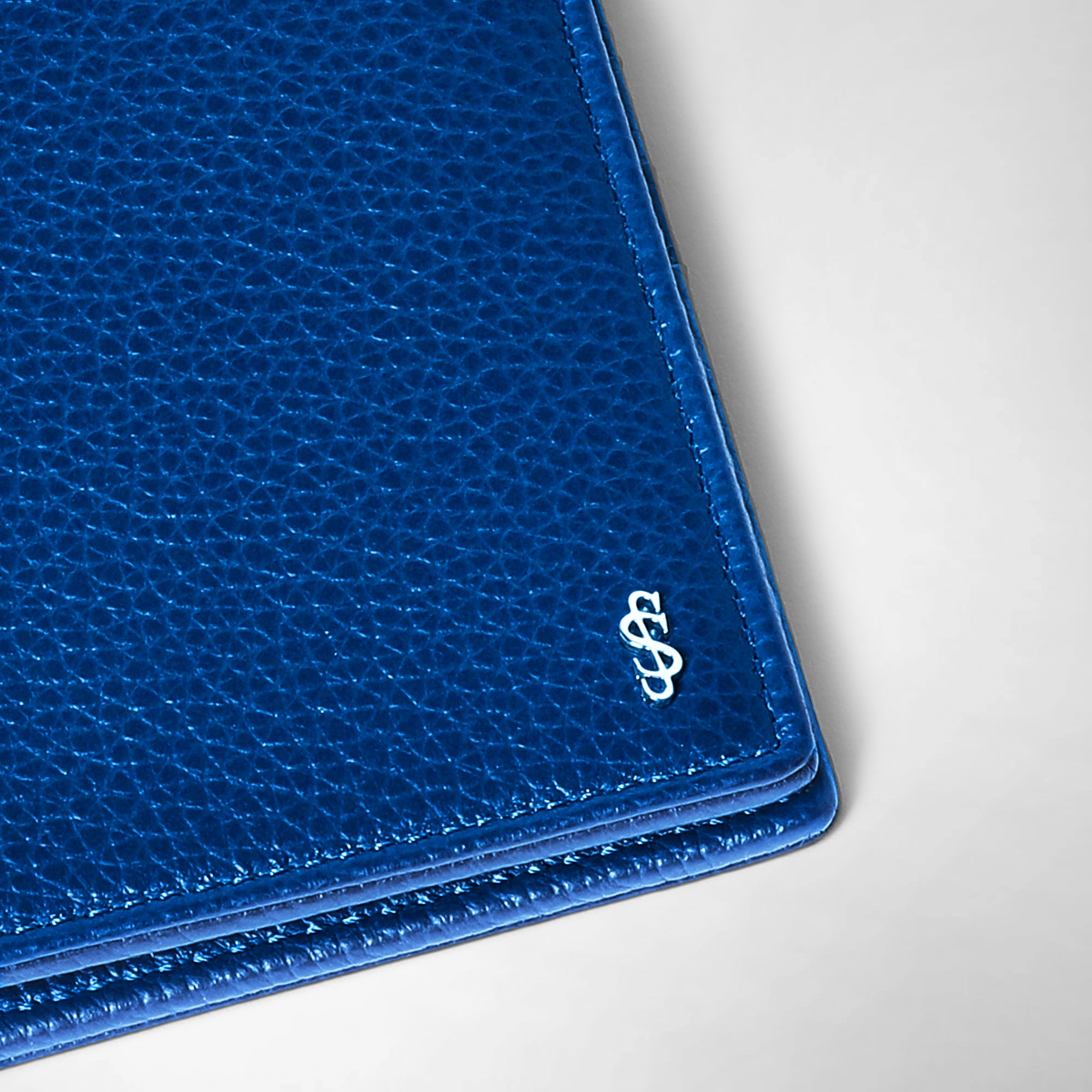 8-CARD BILLFOLD WALLET IN CACHEMIRE LEATHER