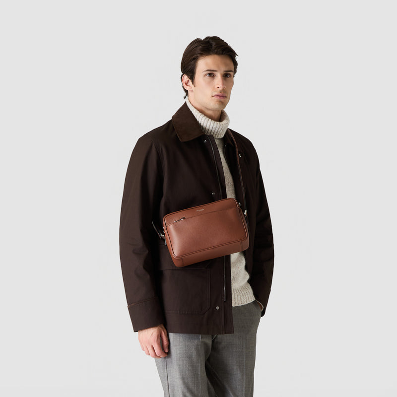 East west crossbody bag in cachemire leather - tobacco