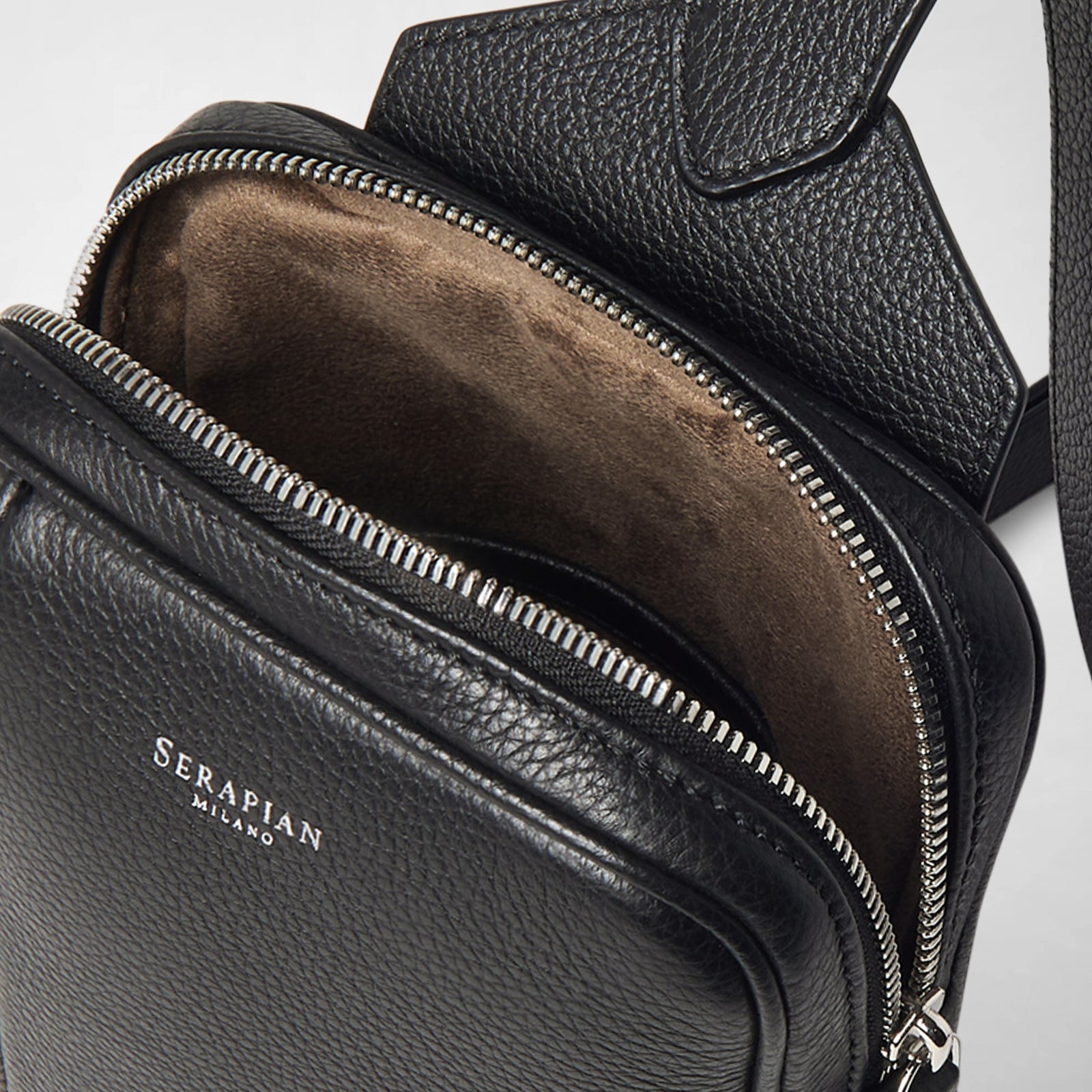 serapian　ヴァンクリーフ SLING BACKPACK IN CACHEMIRE LEATHER AND MOSAICO