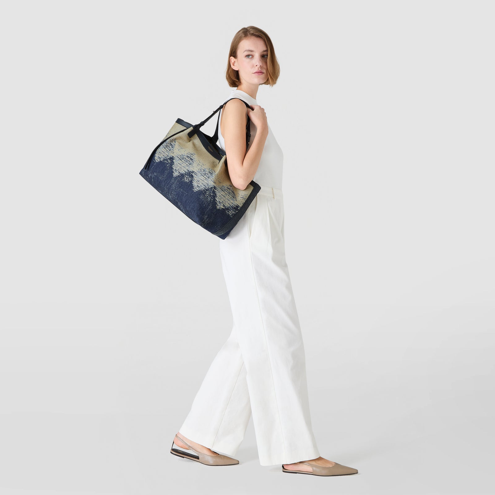 SECRET TOTE BAG IN DENIM AND RAFFIA