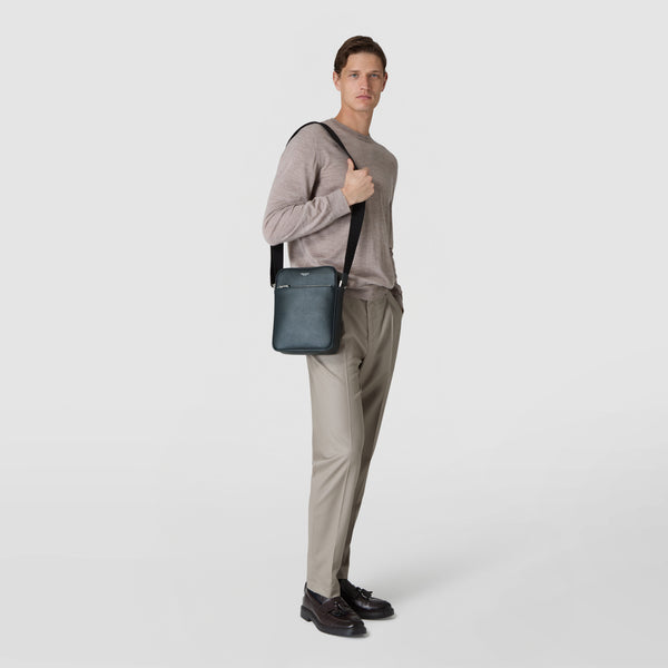 Men's Washbag in Evoluzione Leather, Navy Blue