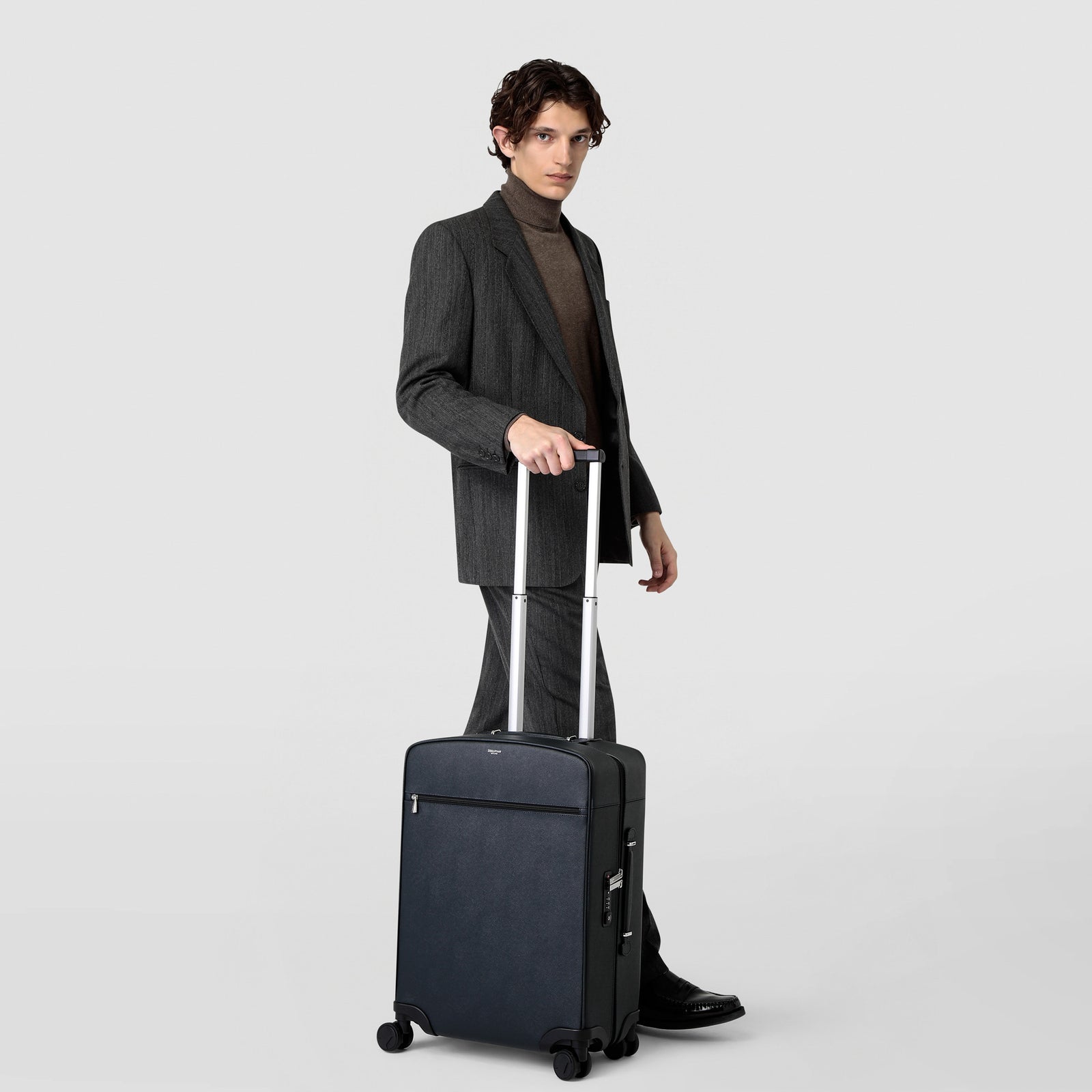 EVOLUZIONEレザー製キャリーバッグ