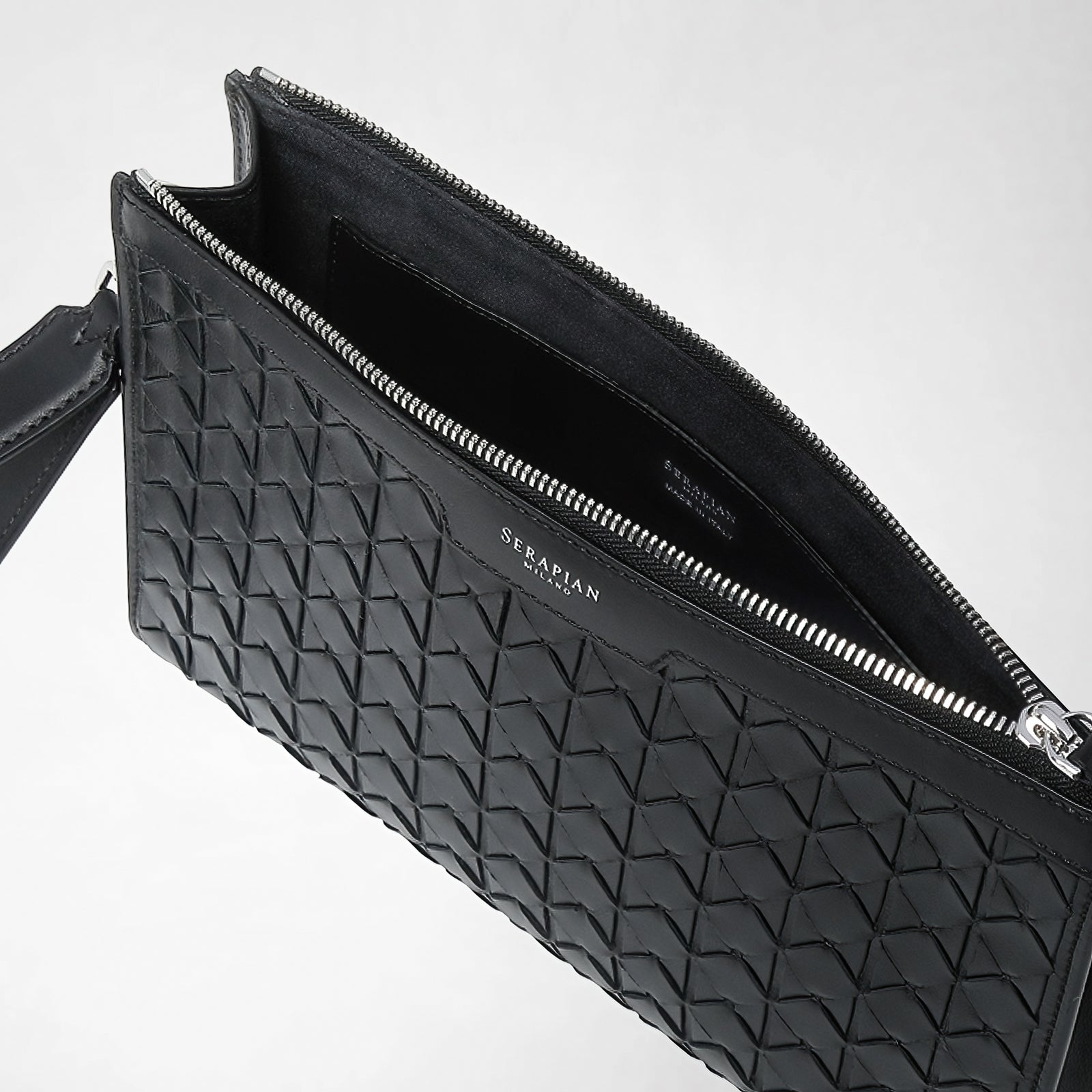 MOSAICOナッパレザー製ブラッククラッチバッグ