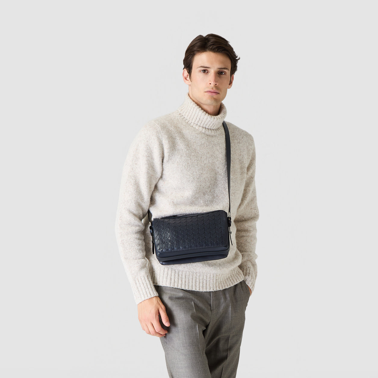 Designer messenger bag east west in Mosaico navy blue