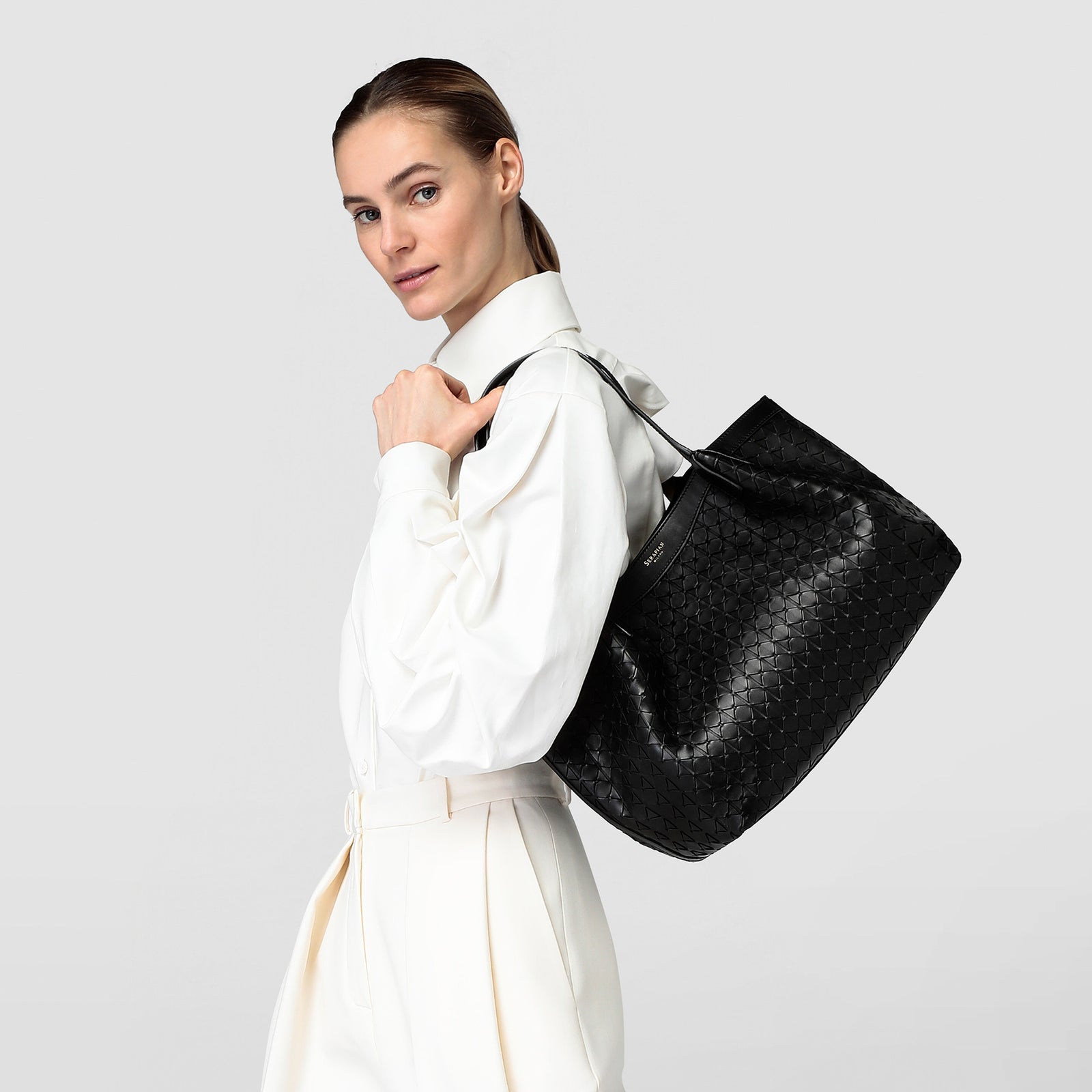 Small secret tote bag in mosaico black – Serapian Boutique