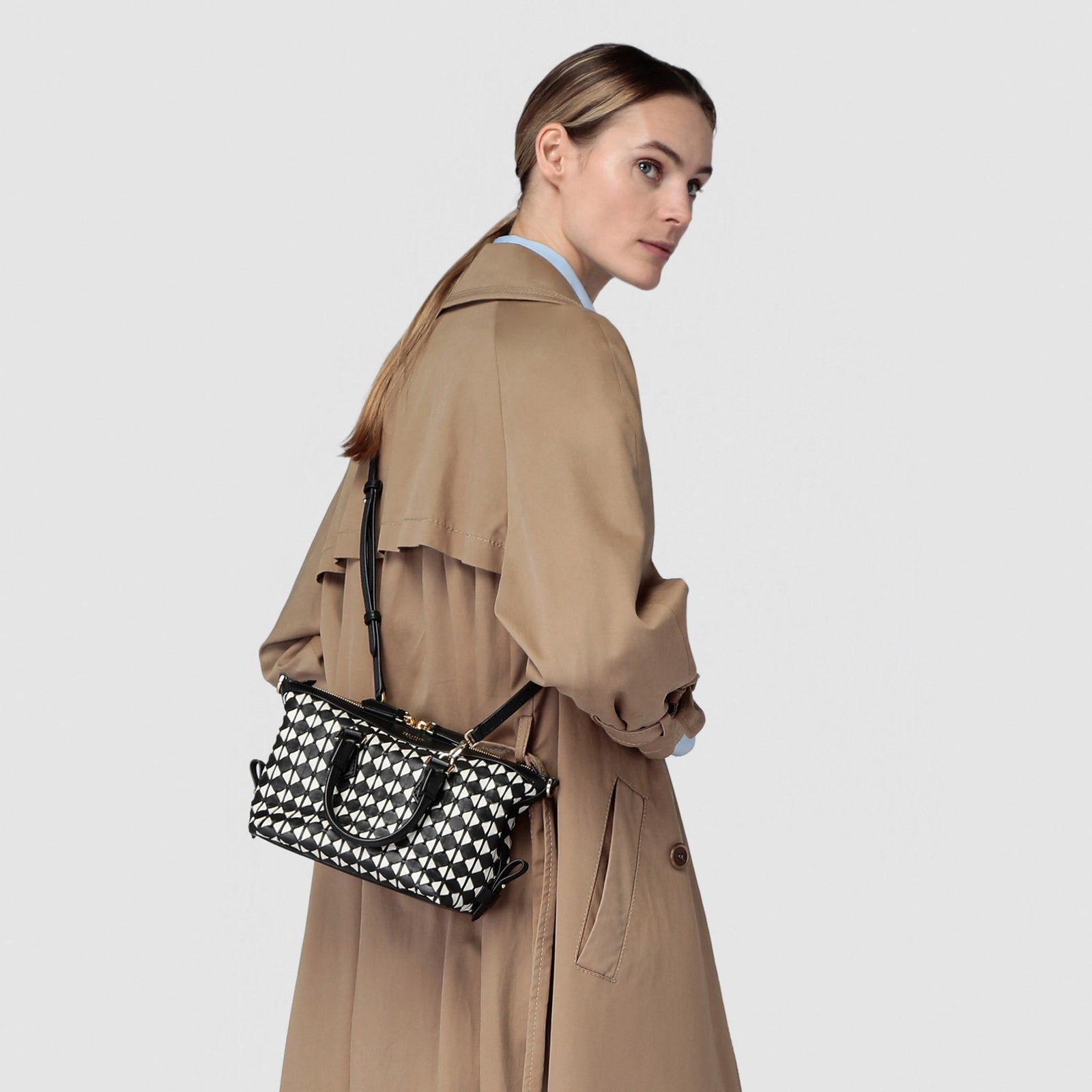 アン アン Anì designer mini bag in Mosaico black-offwhite