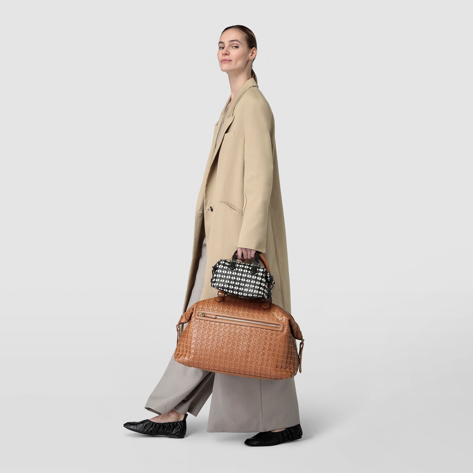 Travel bag in mosaico tan