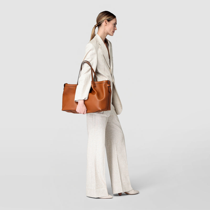 Secret tote bag in rugiada leather - cuoio