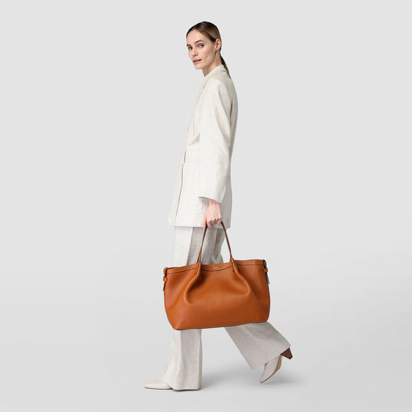 Secret tote bag in rugiada leather - cuoio