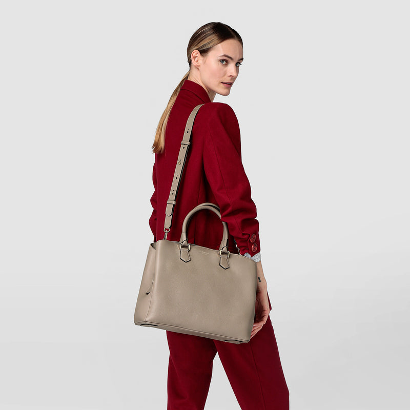 Luna handbag in rugiada leather - sahara