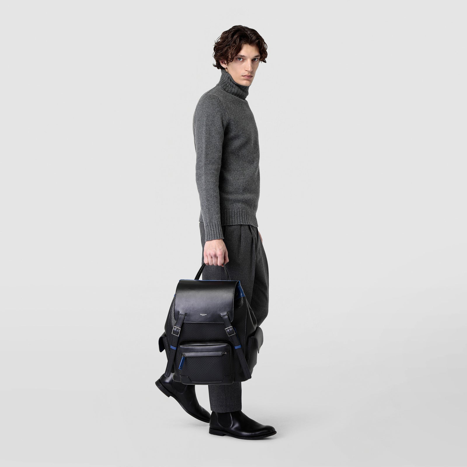 STEPAN 72製ラージバックパック – Serapian Boutique Online