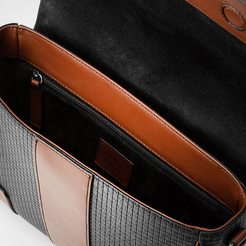 Flap messenger in stepan 72 - black/cuoio