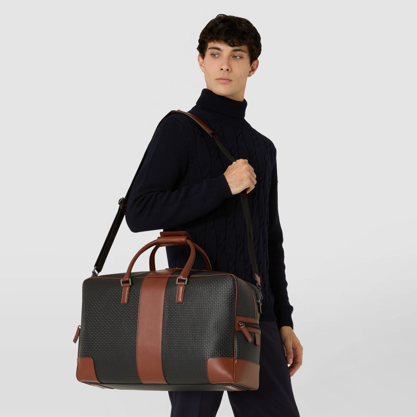 Giuseppe LAVA メンズバッグ Duffle bag in stepan 72 black and cuoio