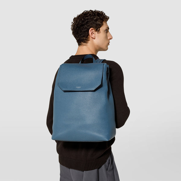 Day backpack in cachemire leather - denim blue