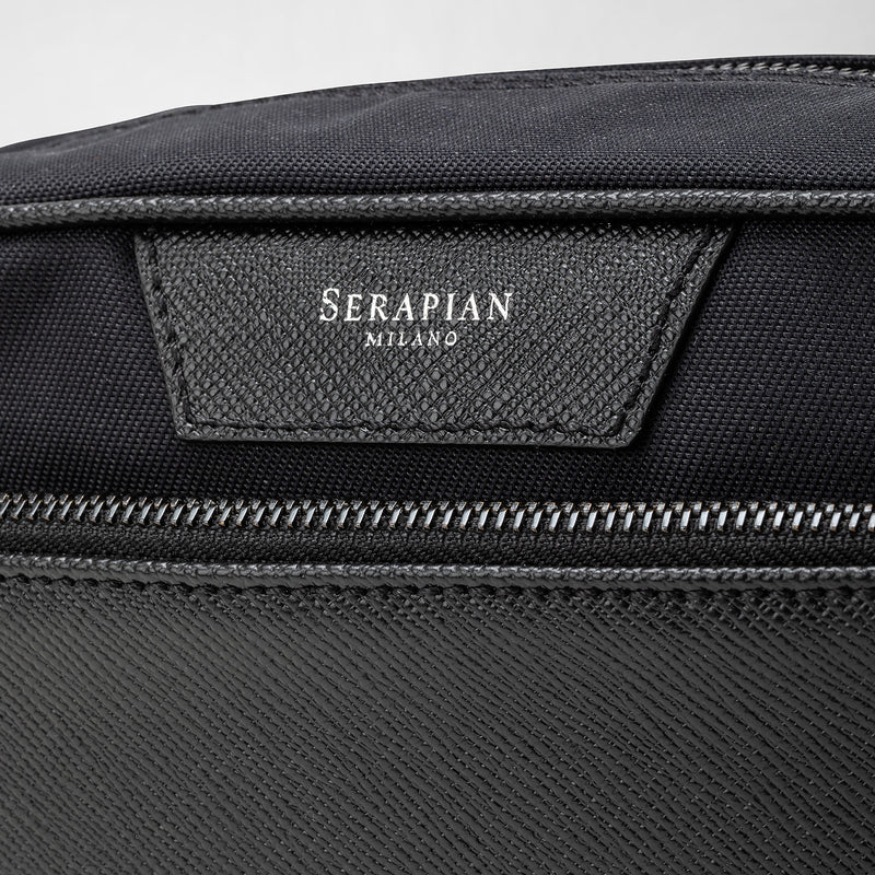 Washbag in recycled twill and evoluzione leather - eclipse black