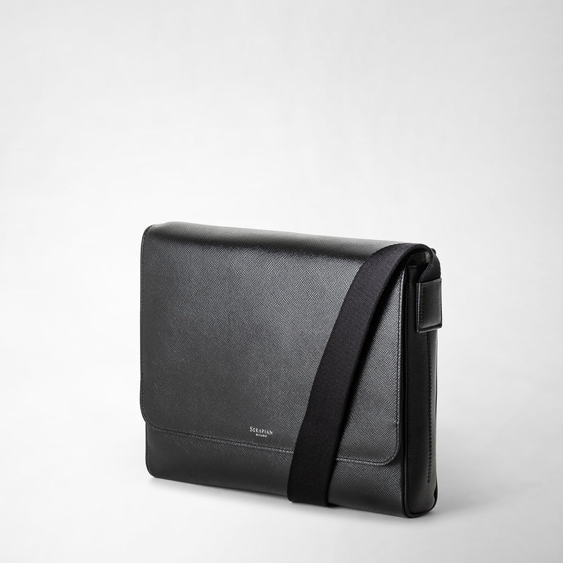 Small messenger bag in evoluzione leather - eclipse black