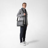 Small messenger bag in evoluzione leather - eclipse black