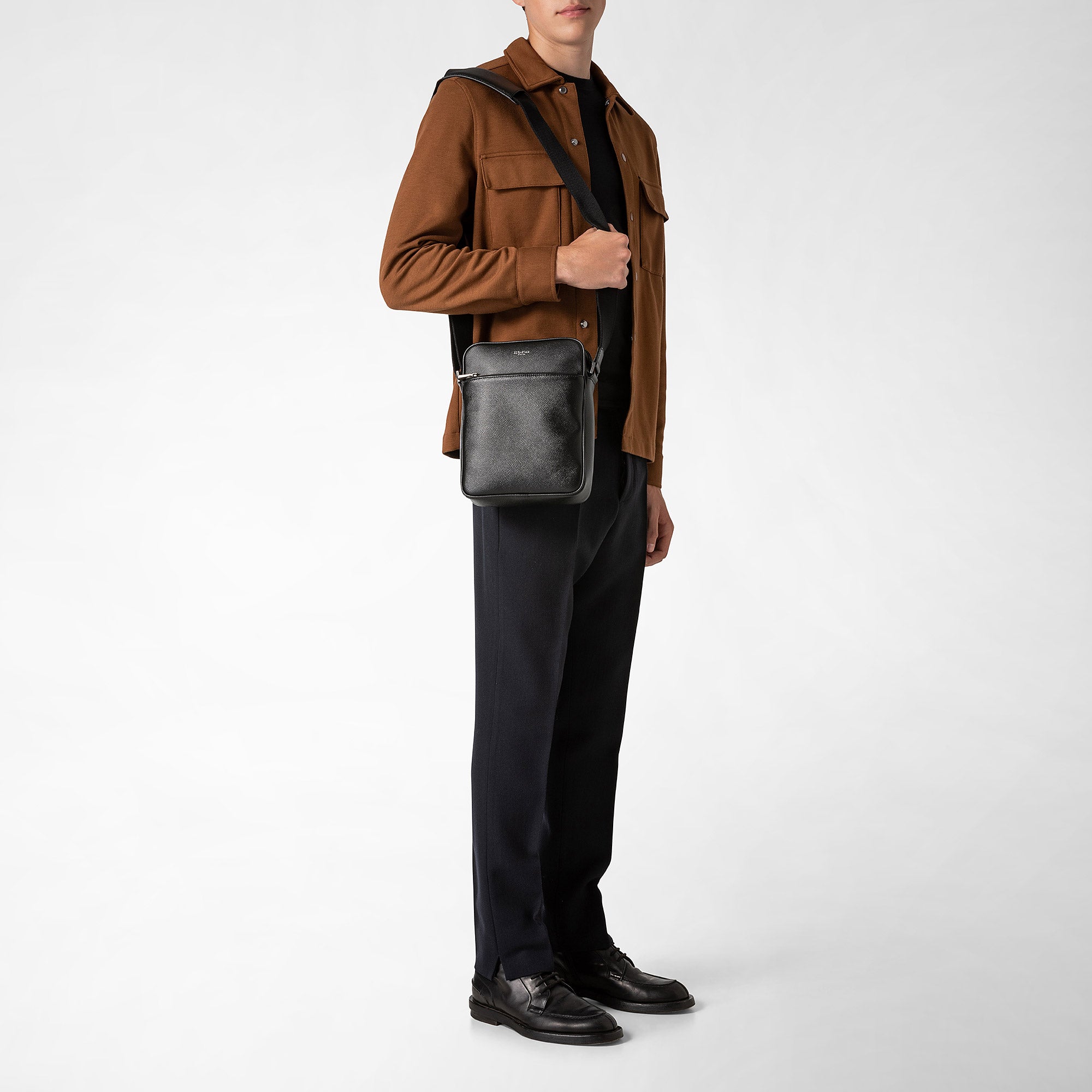 現行品 SERAPIAN セラピアン ボディバッグ EVOLUZIONE レザー SREVLMML679919Y292_04.jpg?v=