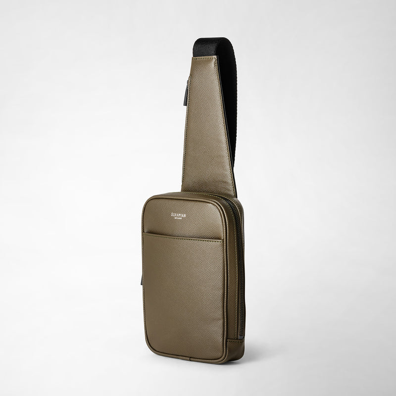 Sling backpack in evoluzione leather - olive green
