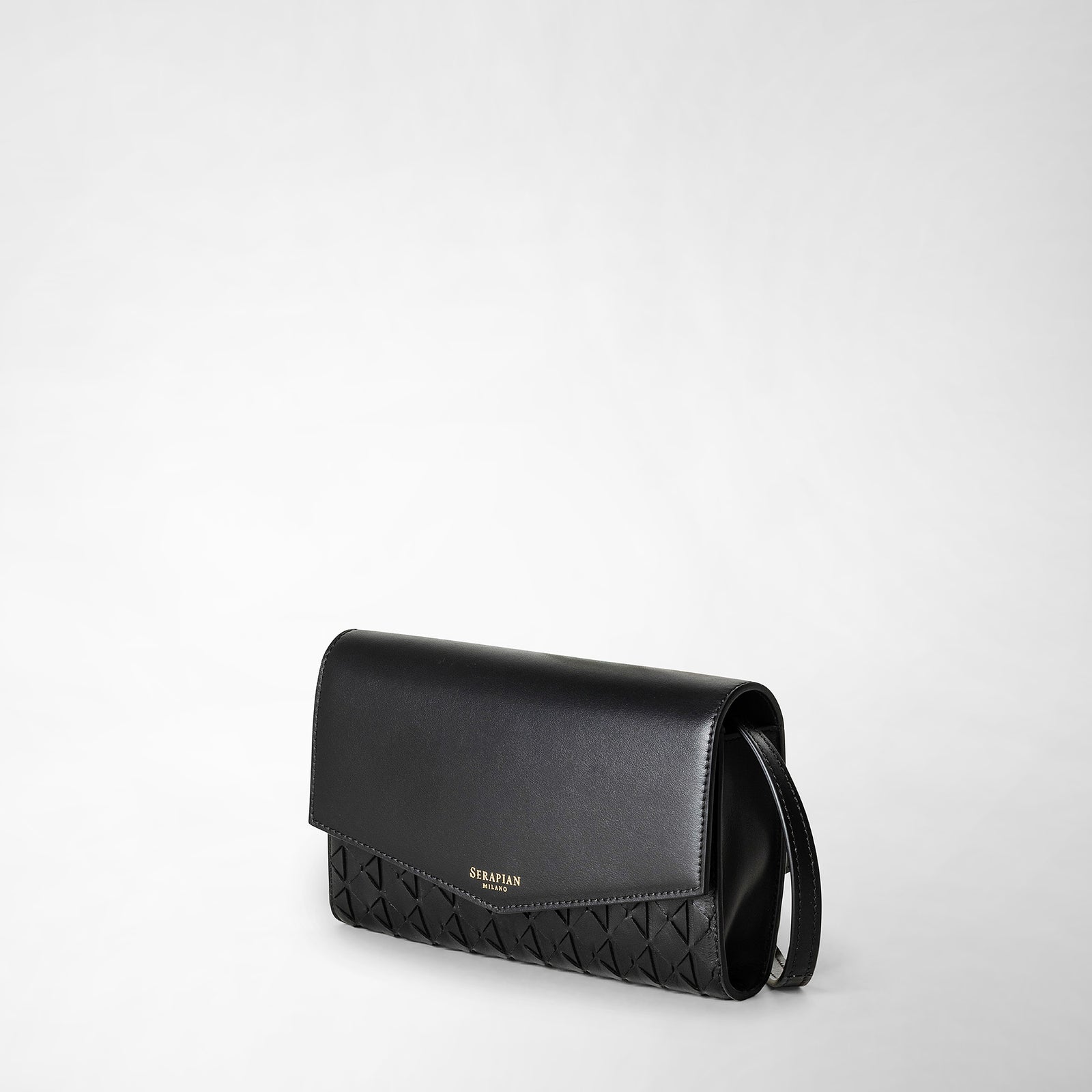 Clutch with shoulder strap in mosaico black