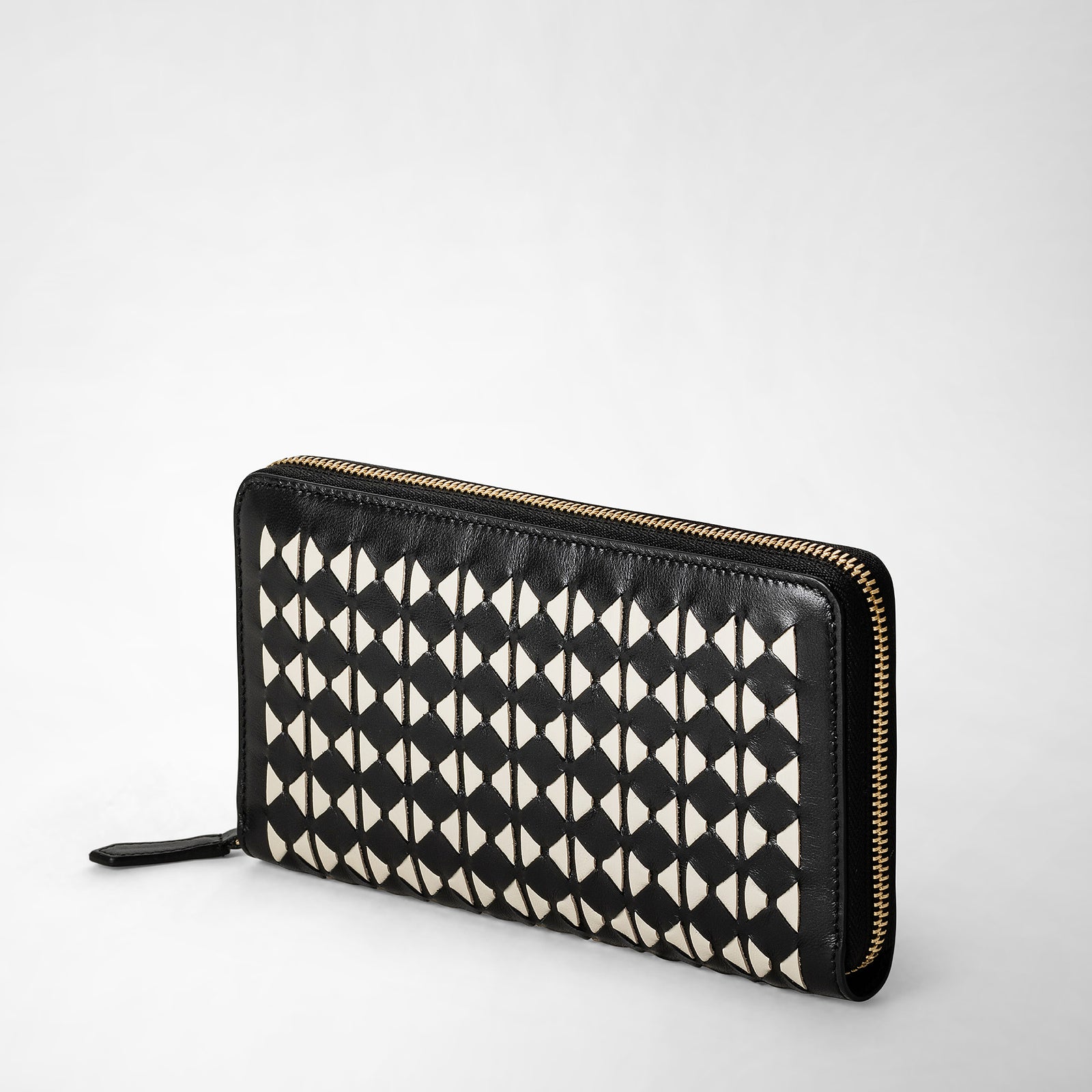 Zip-around wallet in mosaico black off-white