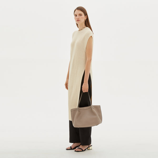 Tragetasche small secret aus rugiada-leder - sahara