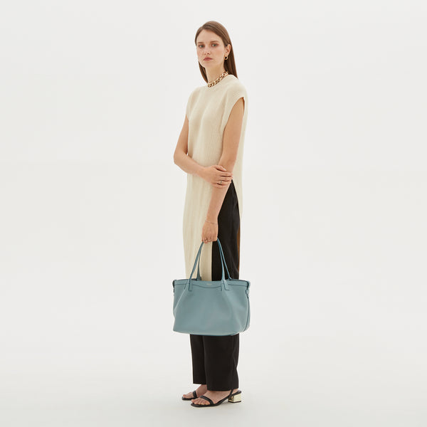 Small secret tote bag in rugiada leather - azure
