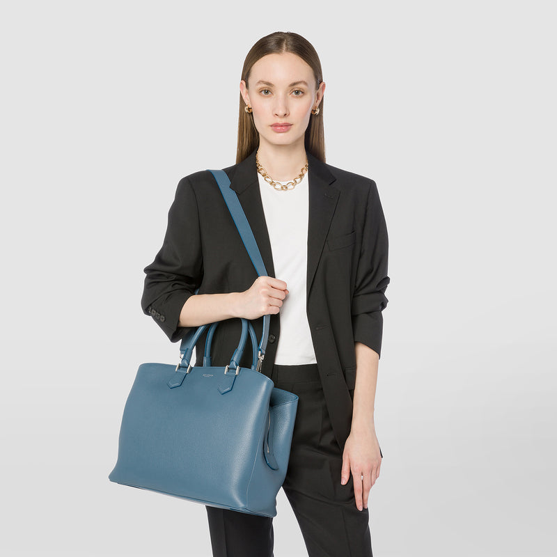 Luna handbag in rugiada leather - blue jeans
