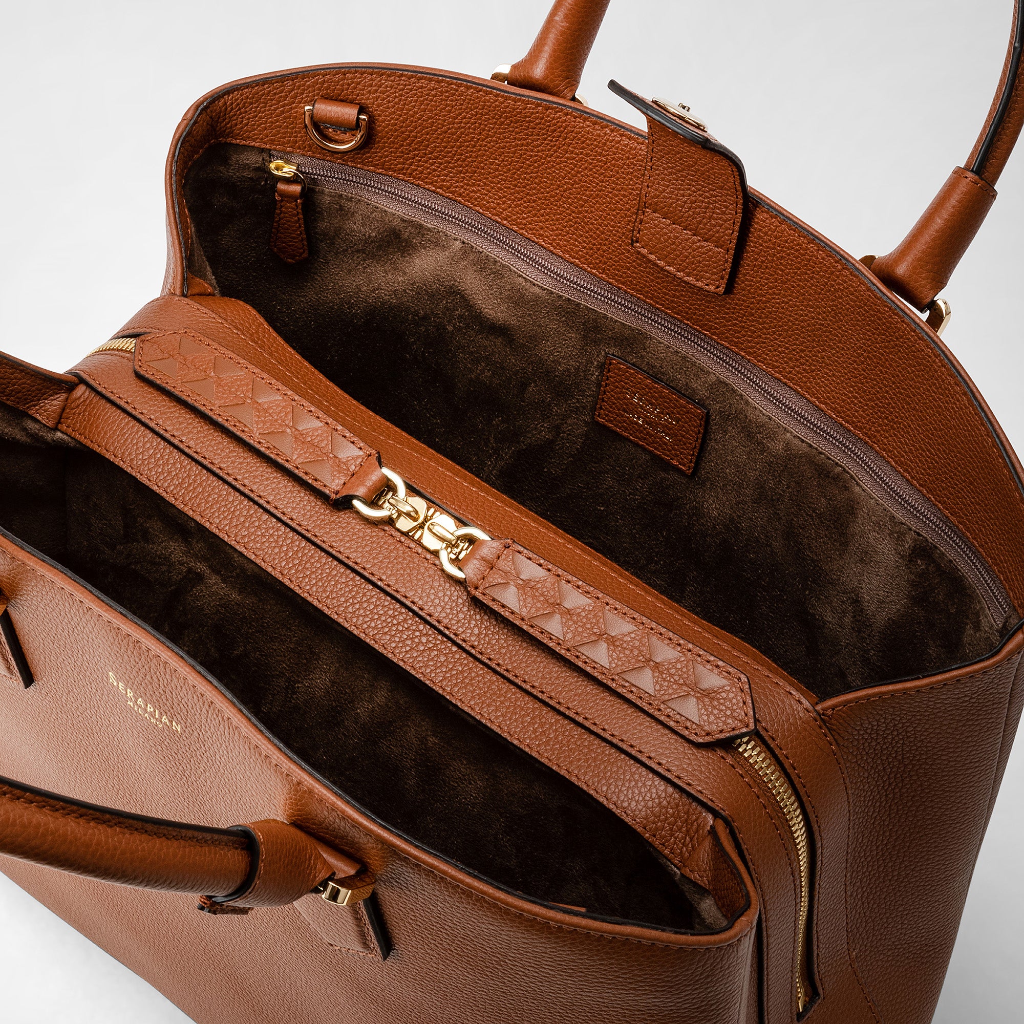 Luna handbag in rugiada leather cuoio