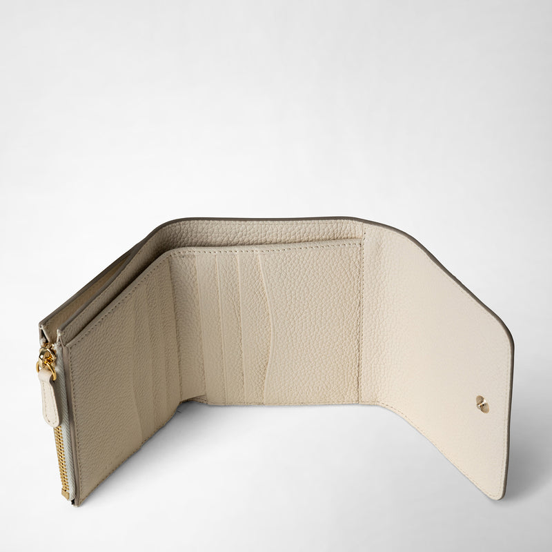 Small continental wallet in rugiada leather - cream