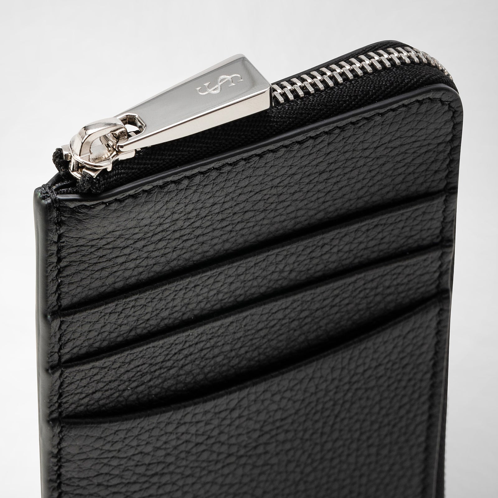 Zip card case in rugiada leather black – Serapian Boutique