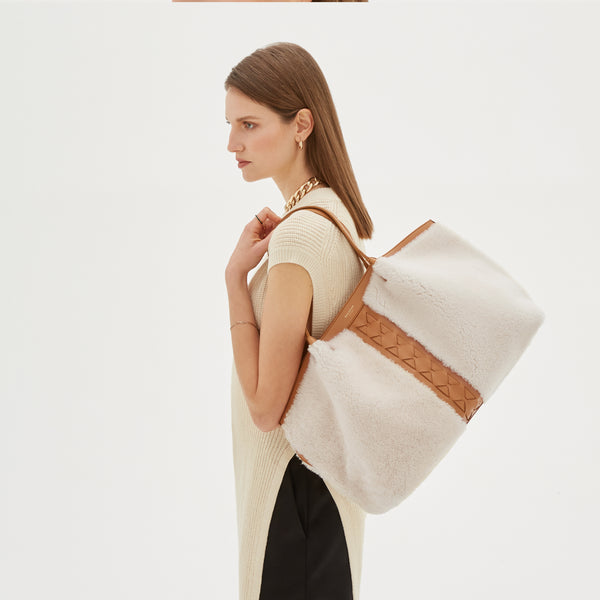 Tote bag secret in shearling  - off white/caramel