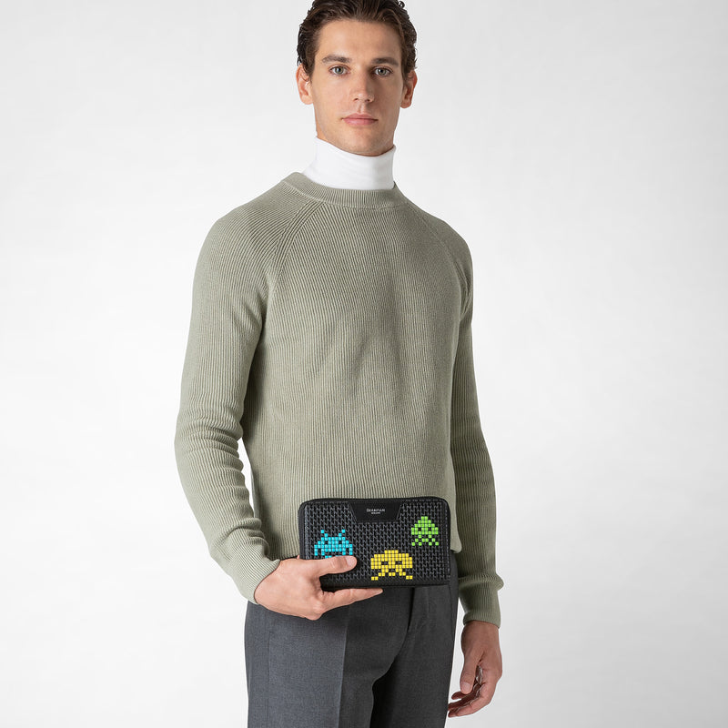 Travel companion with double zip in stepan - space invaders black