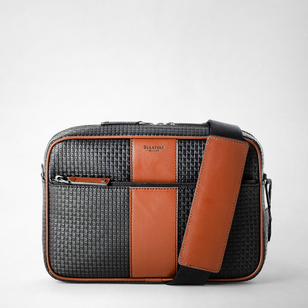 Sling backpack in evoluzione leather - black/cuoio