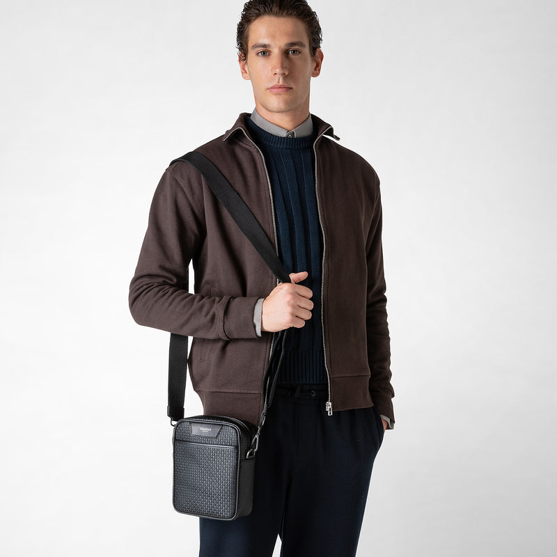 Small north south messenger in stepan - black/eclipse black