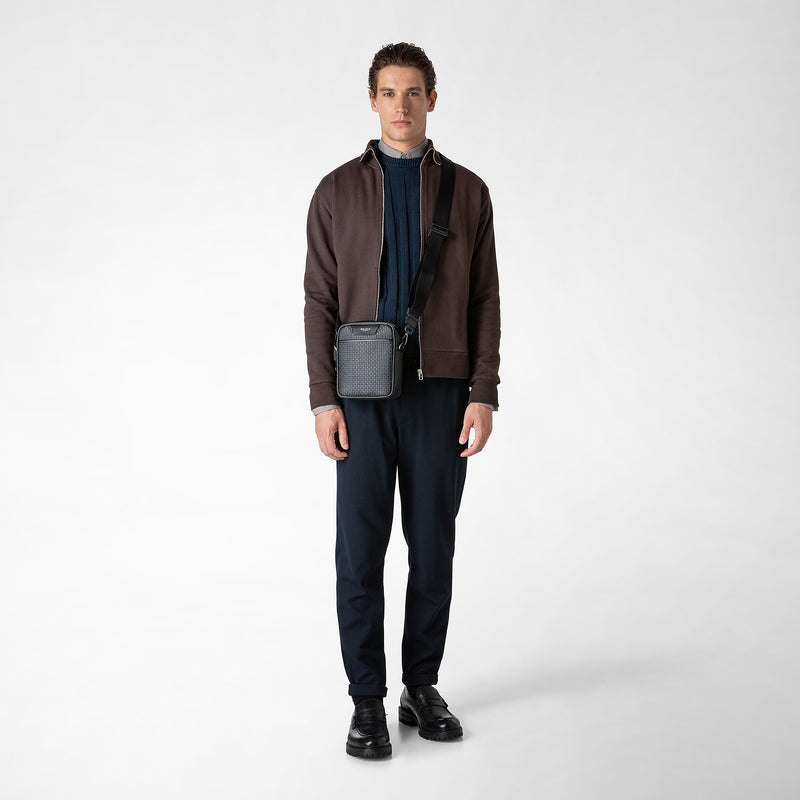 Small north south messenger in stepan - black/eclipse black
