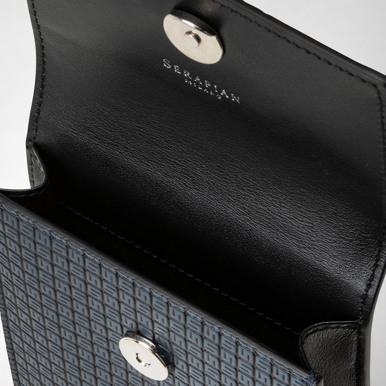 STEPAN製ハンドル付きスマートフォンケース